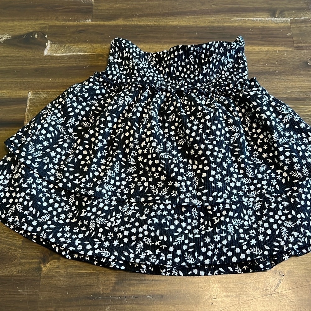 Zara Printed Ruffle Tiered Skirt Black White Size 7 Stretchy Skort Lined Shorts